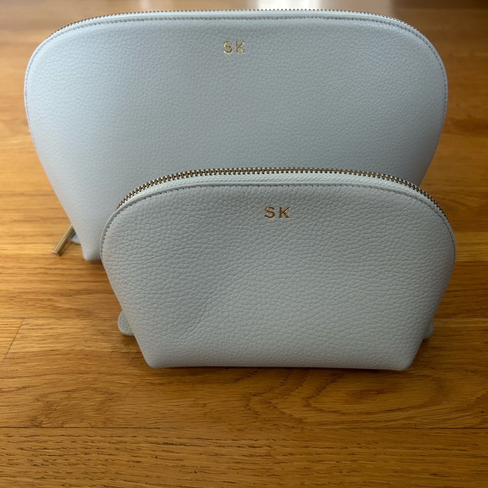 Cuyana light grey Travel case set